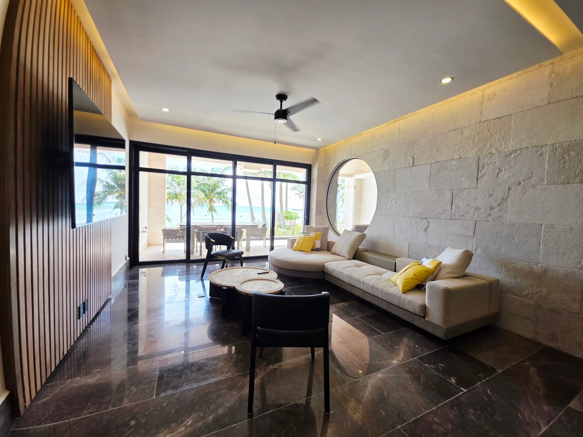 Modern Ocean Front 3 Bedroom Apartment photo 4
