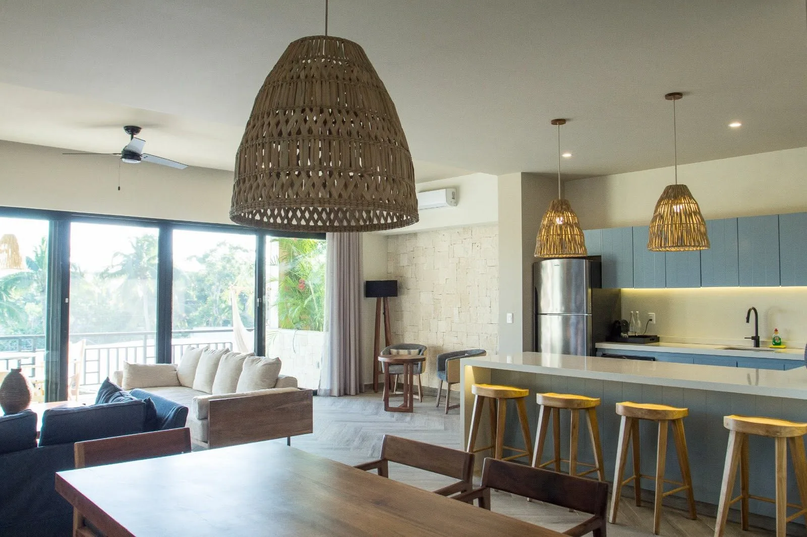 LUXURY PENTHOUSE on the Lagoon with Water View and Private Roof Top Pool photo 1
