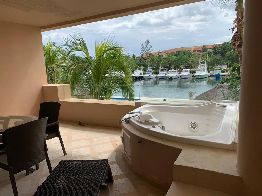Portobello Grand Marina: Poolside Living - 1 Bed / 1 Bath in 114 photo 2