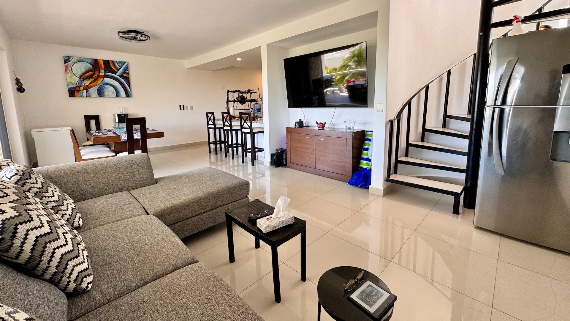 Marina Mia: End-Unit Penthouse with Private Rooftop and Ocean Views photo 4