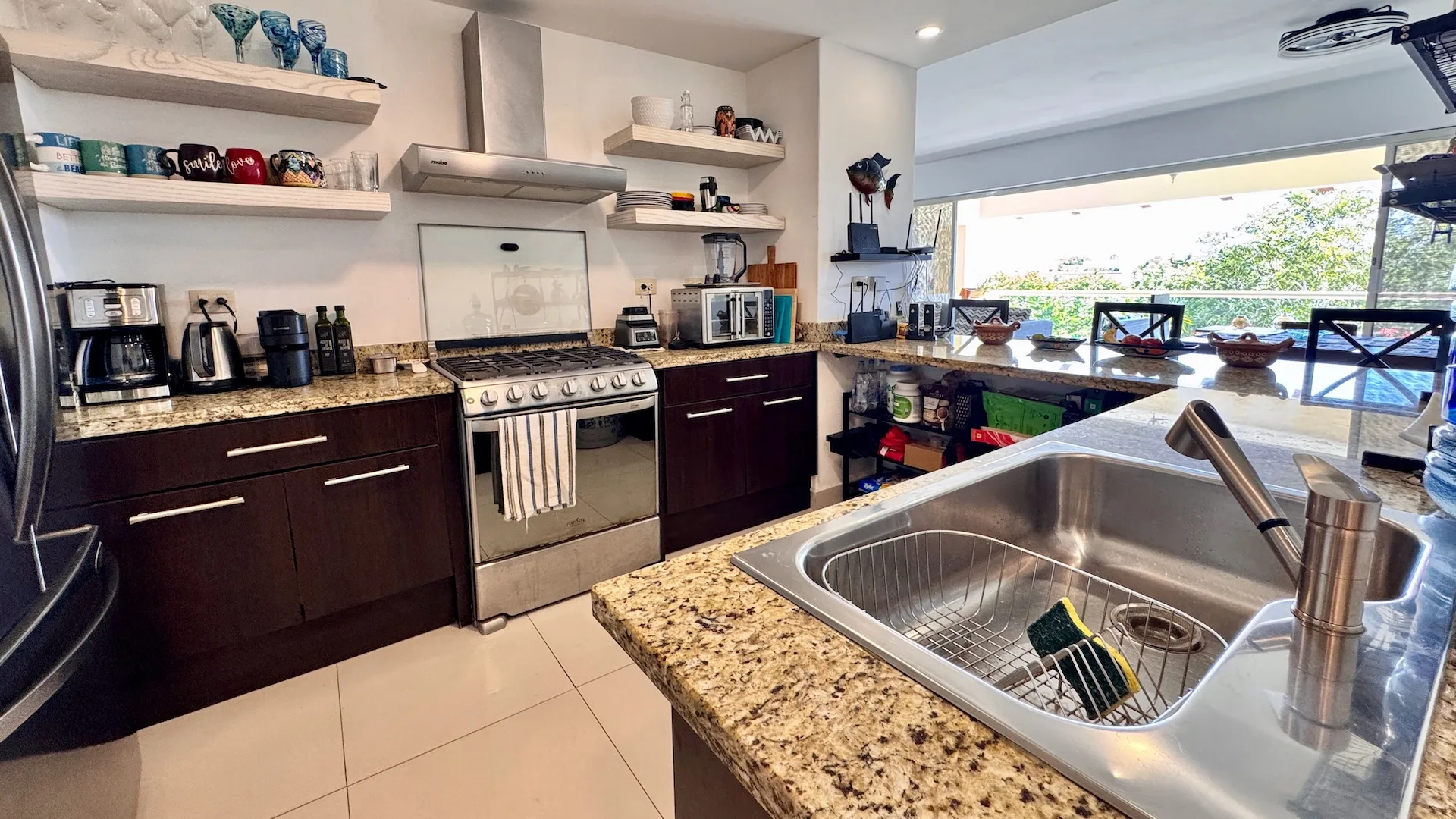 Marina Mia: End-Unit Penthouse with Private Rooftop and Ocean Views photo 3