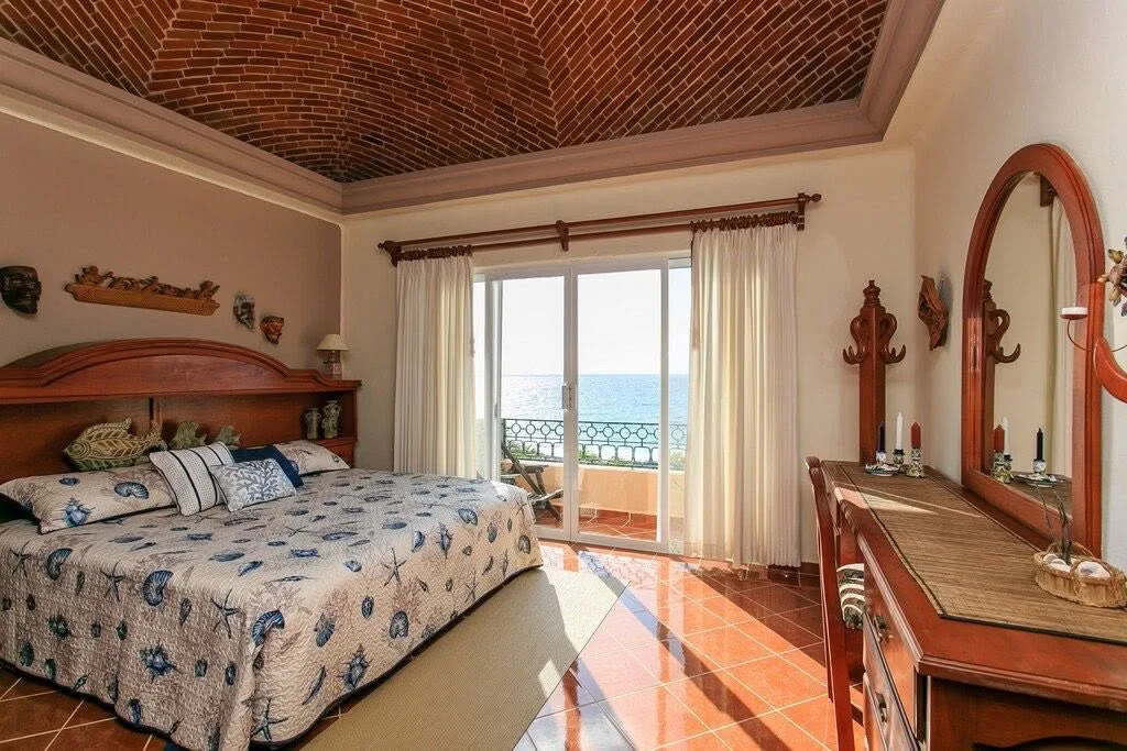 Oceanfront Condo with Stunning Views photo 3