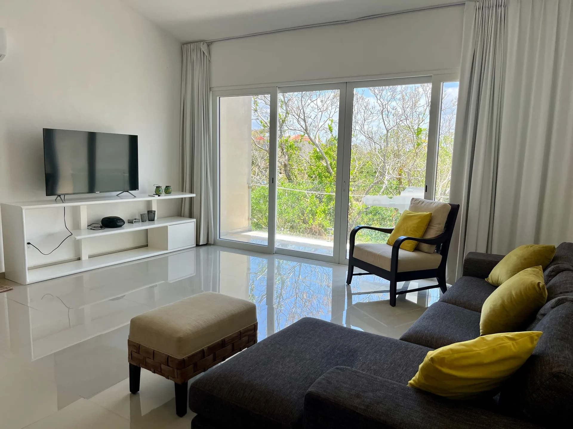Wave Complex- Marina front Spacious unit with natural light photo 3