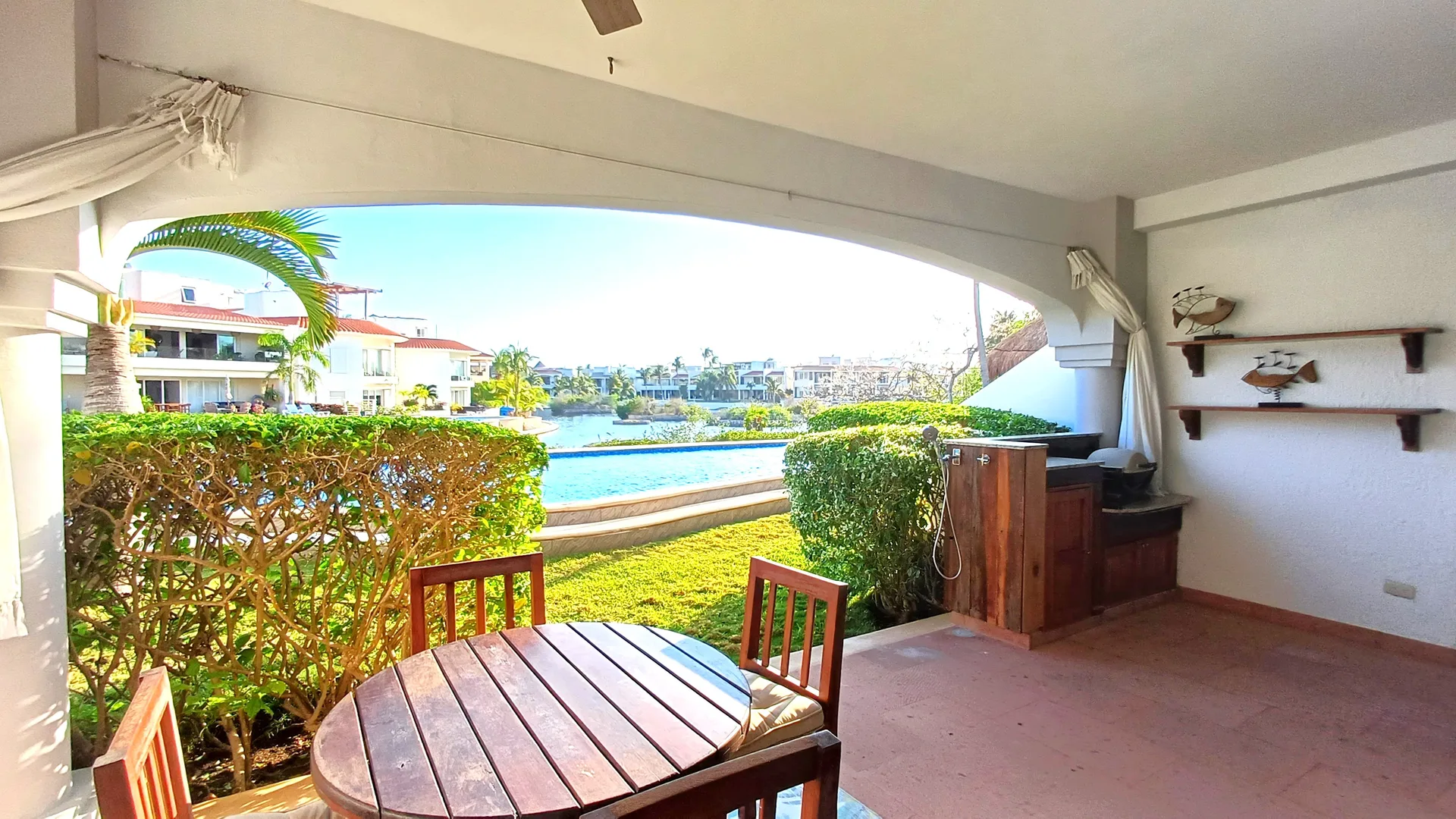 Bay Blue • 2BR on the Lagoon, close to the beach photo 4