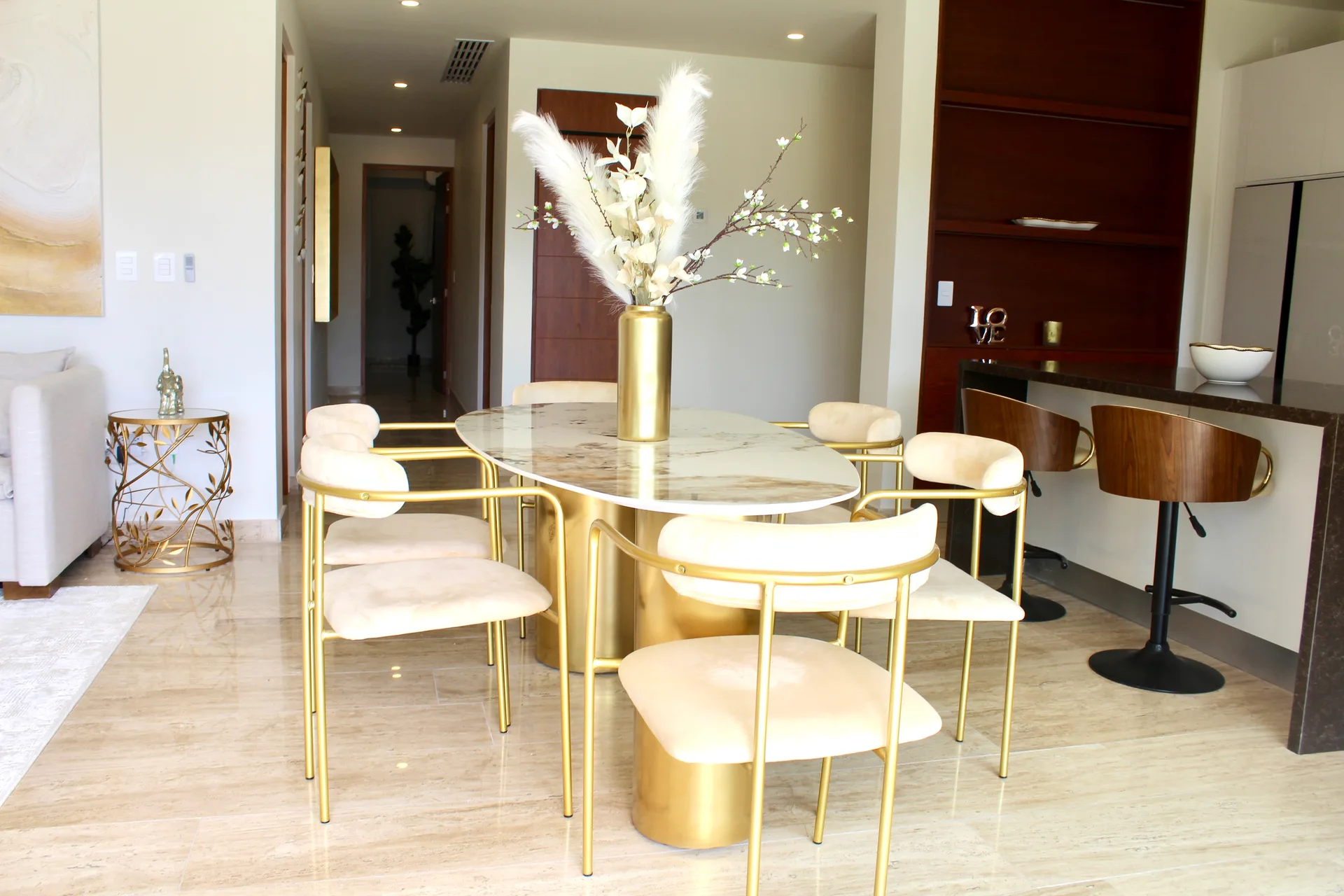 Beautifully Designed Modern 2 Bedroom with Canal View photo 5