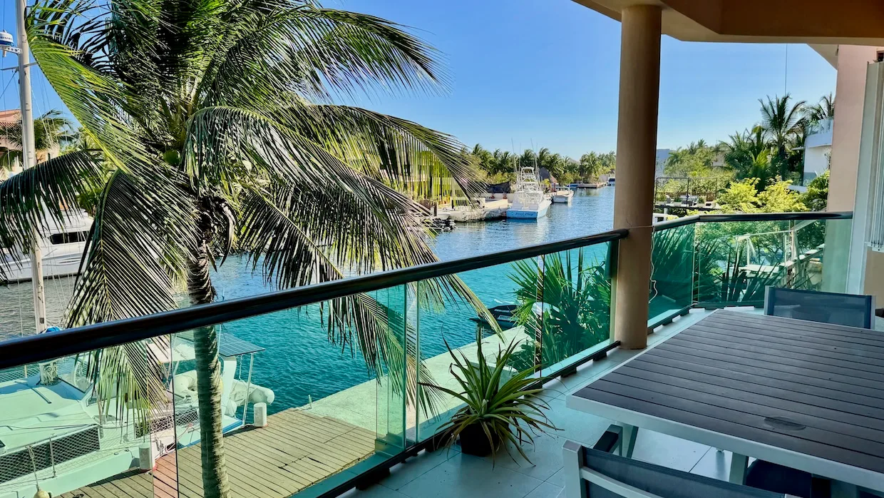 Sun & Sea: 2-Bedroom Marina-Front Condo with Dock Space photo 1