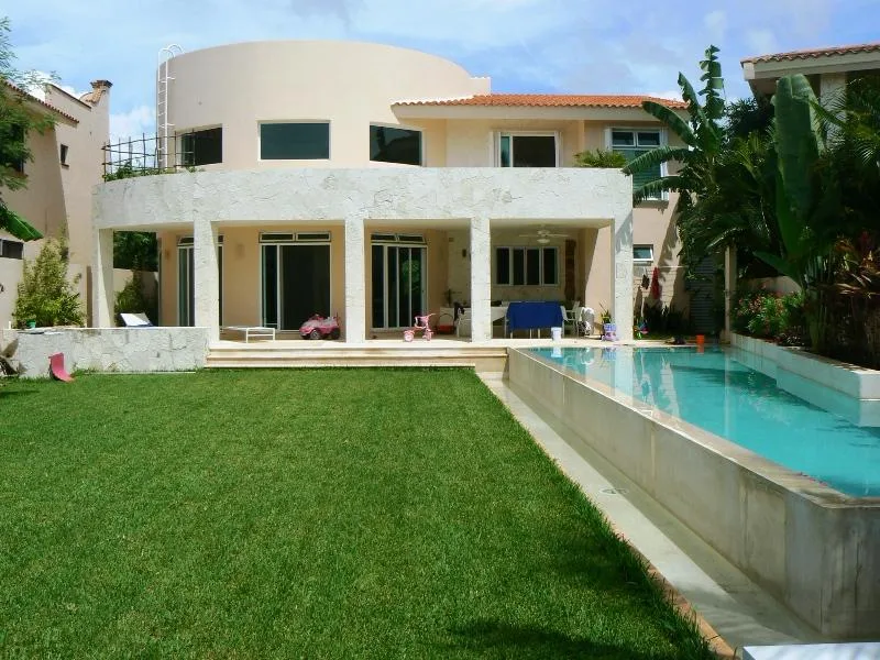 Golf Course Home with Private Pool Near the Beach photo 1