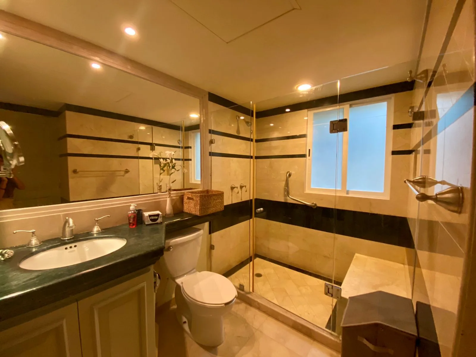 Portobello Grand Marina: Poolside Living - 1 Bed / 1 Bath in photo 5