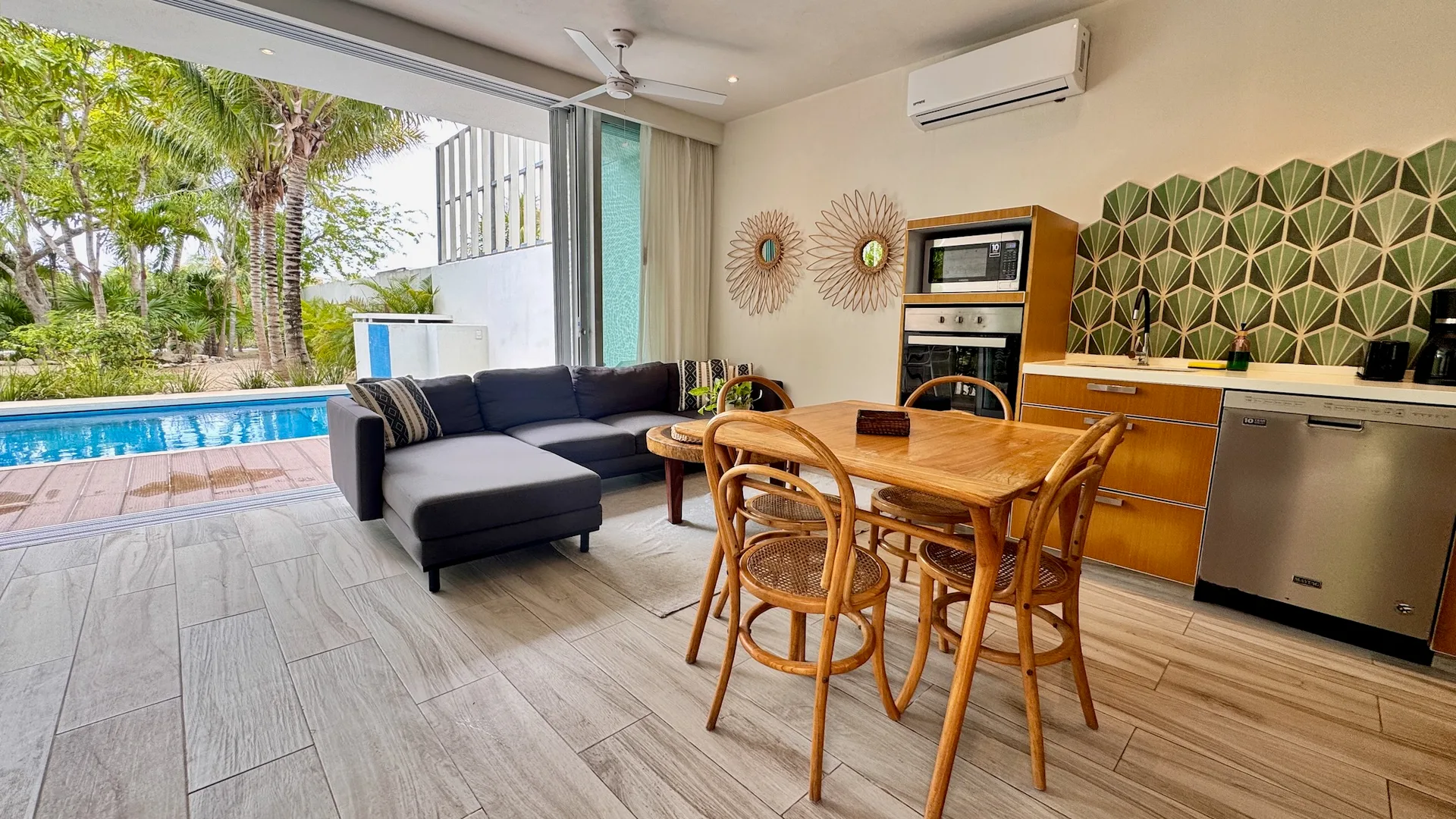 Casa Rapha Casita: 2-Bedroom Marina-Front Home with Private Dock photo 3