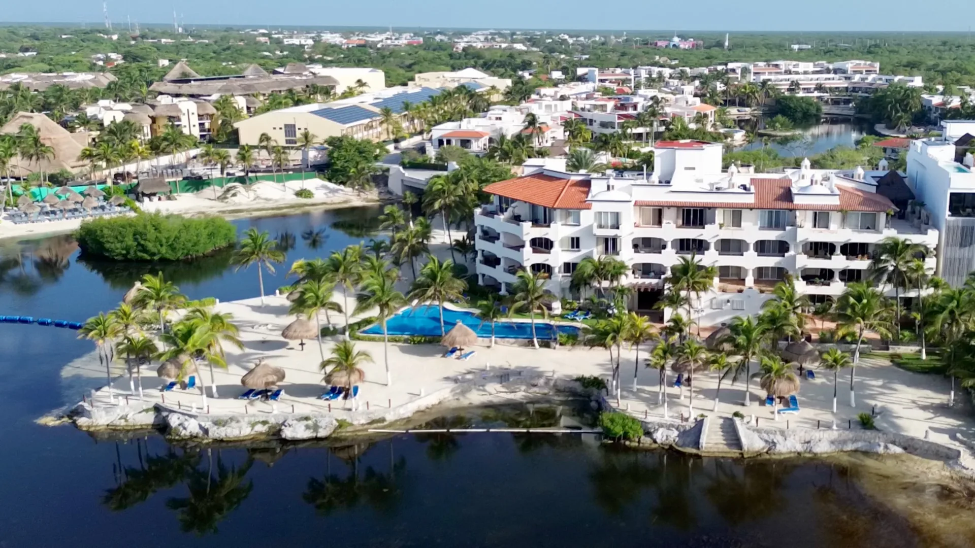 Quinta Luna 007: A License to Live Oceanfront in Puerto Aventuras photo 2