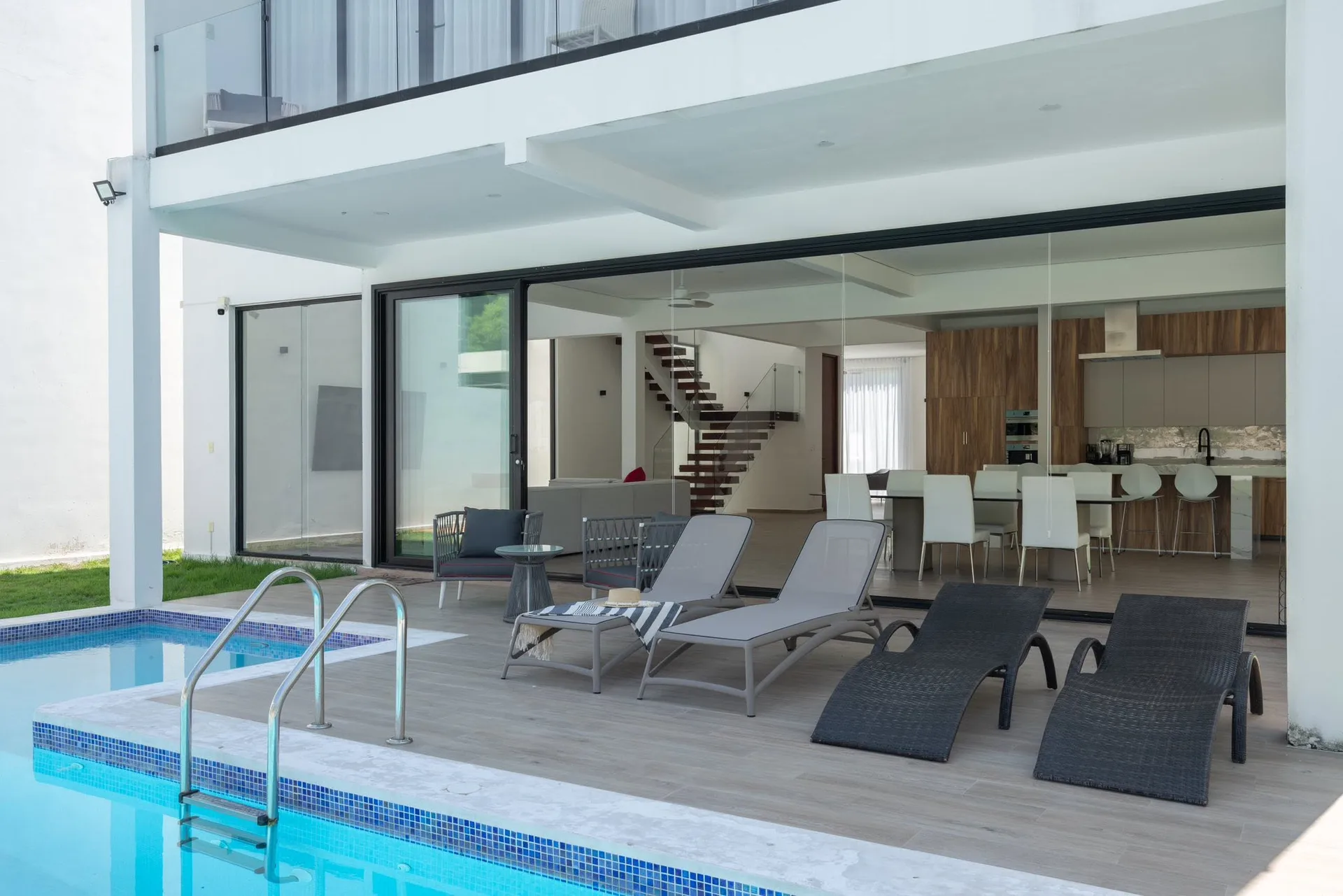 Modern Luxury Glass Home in Phase 4 photo 5