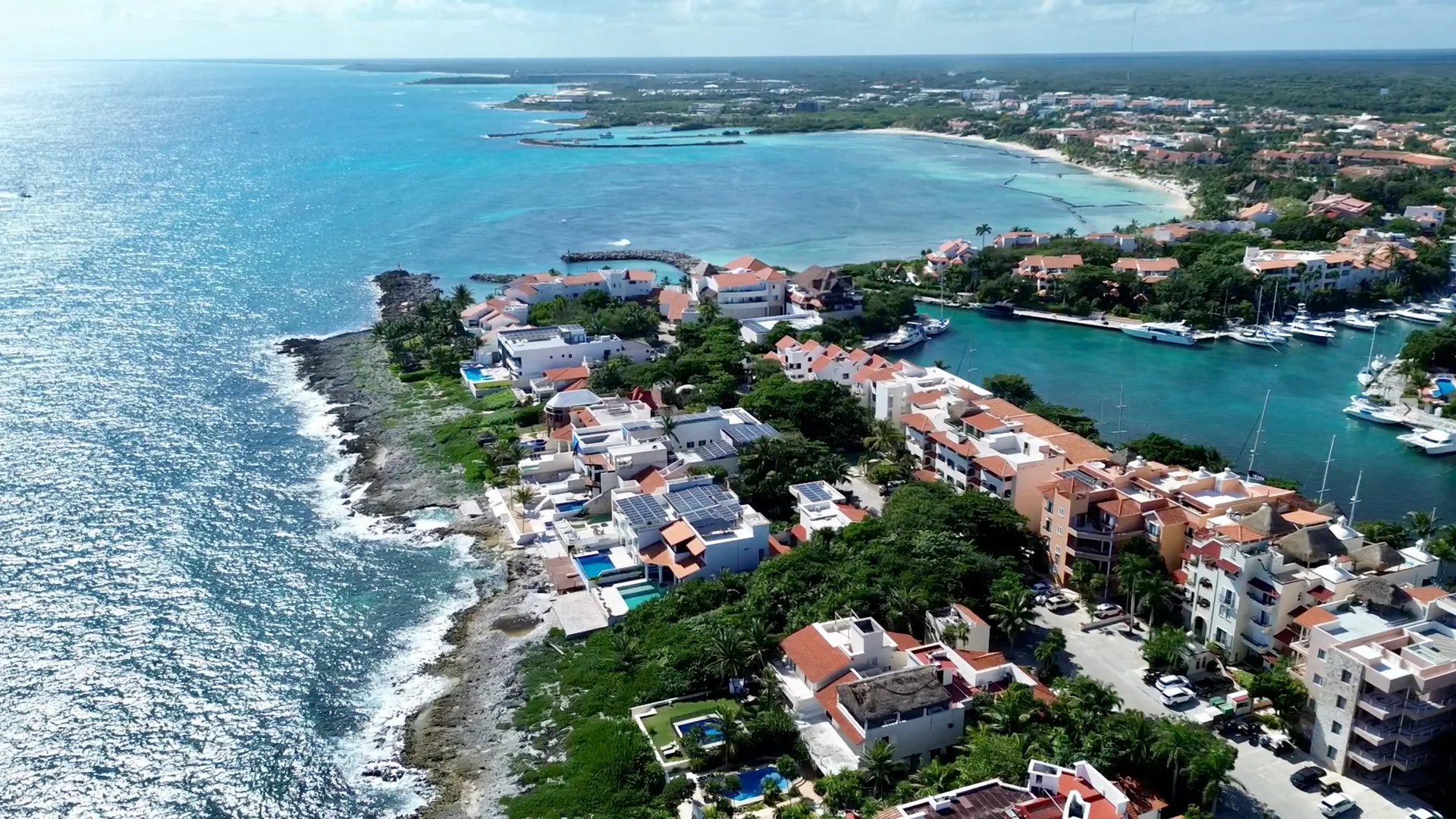 Casa Blanca: Oceanfront Villa with Adjacent Lot Option in Puerto Aventuras photo 3