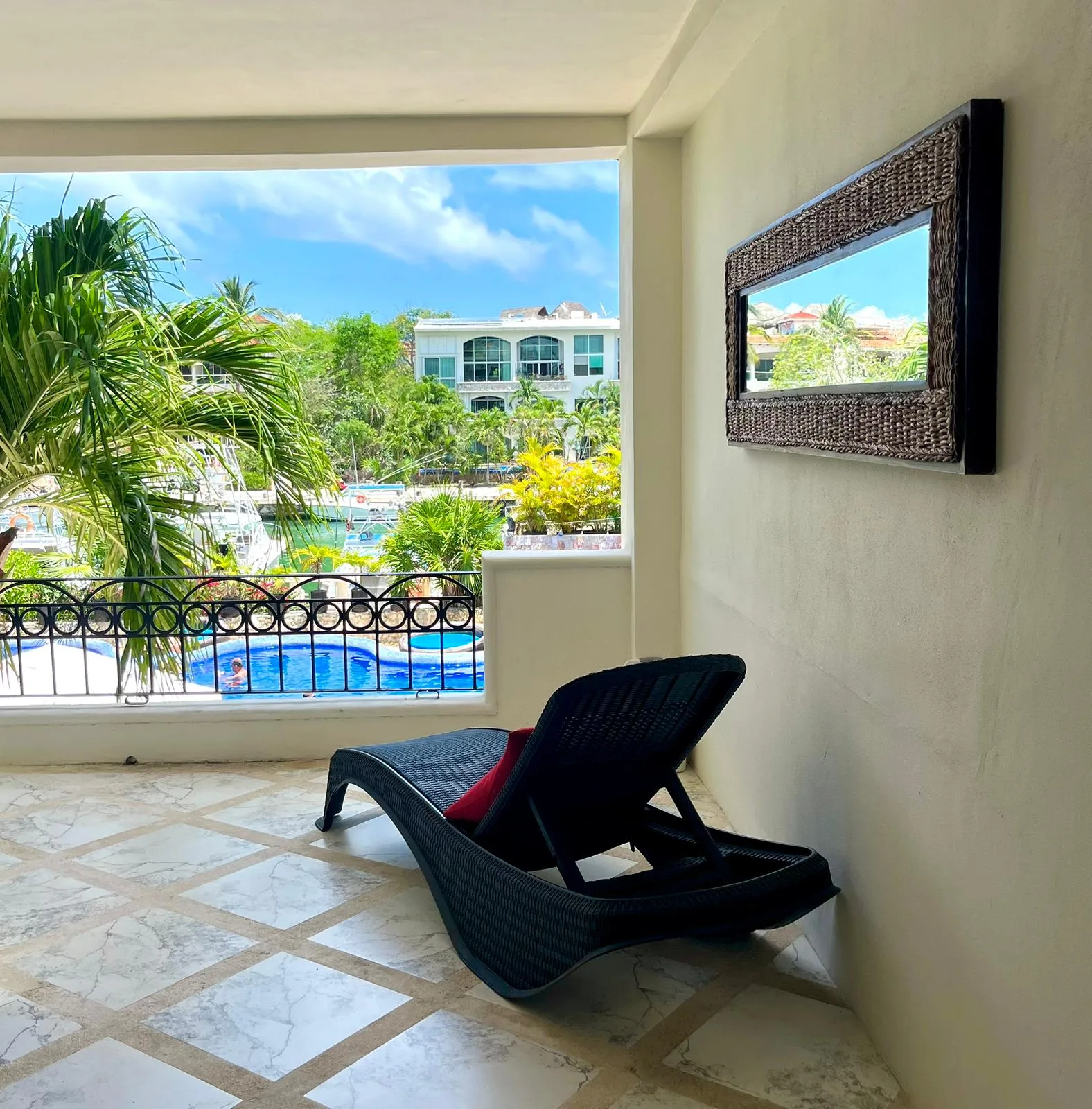 Aventuras club complex - Spacious 2 bedrooms condo Marina front photo 2