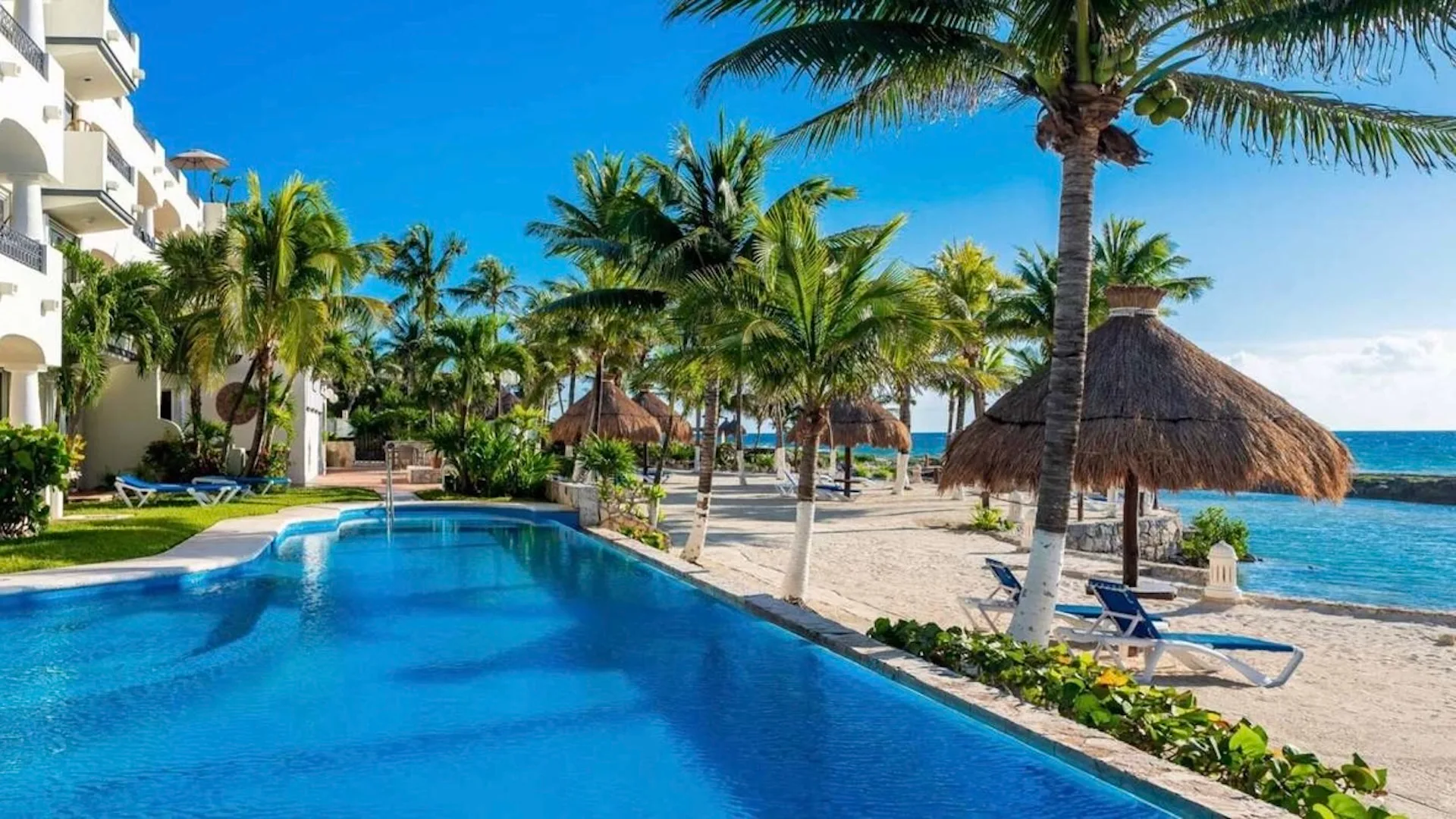 Quinta Luna 007: A License to Live Oceanfront in Puerto Aventuras photo 4