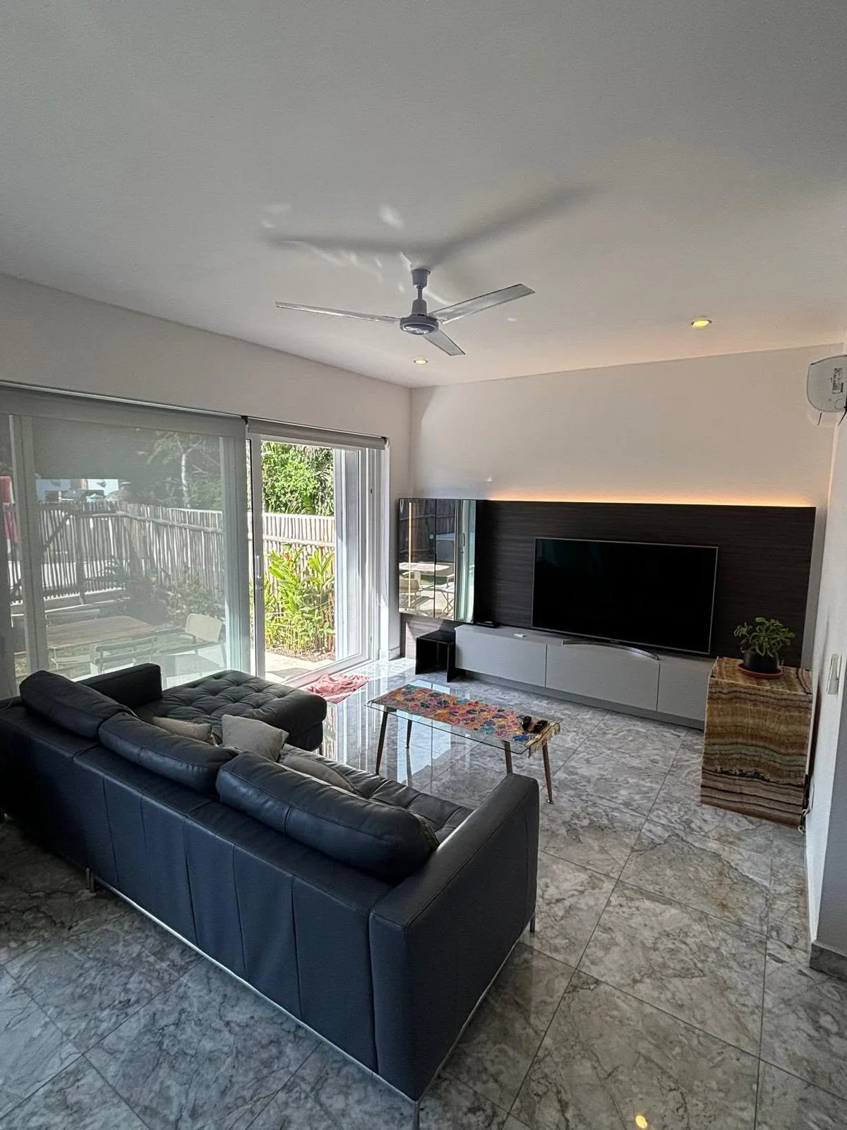 2 Bedroom House with Private Patio and Access to Pool photo 4