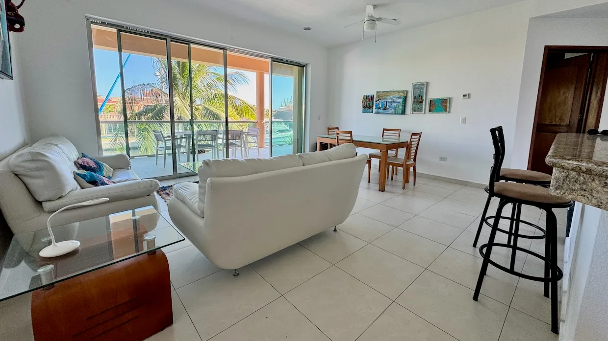 Sun & Sea: 2-Bedroom Marina-Front Condo with Dock Space photo 4