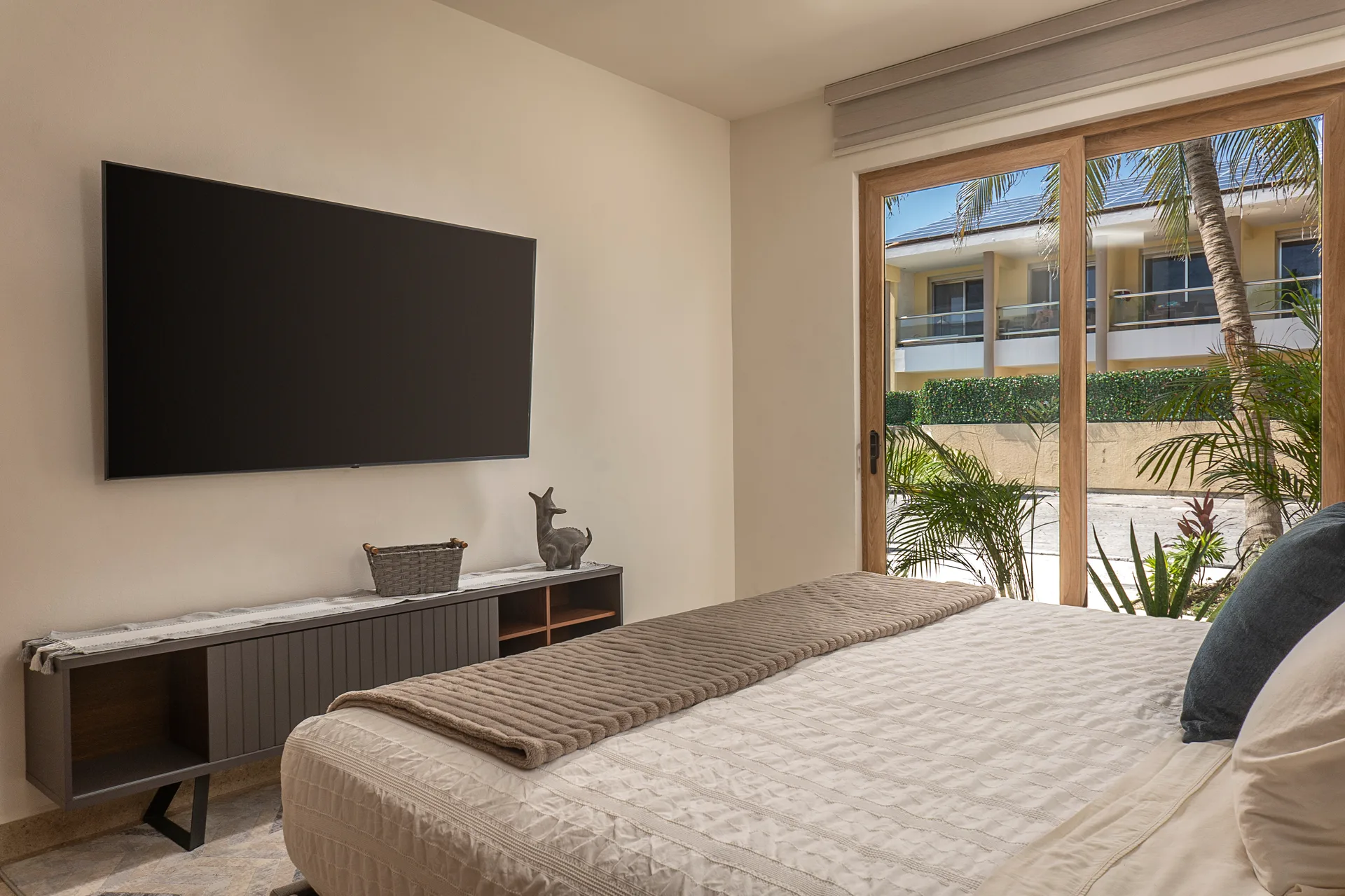 Allegro complex - Waterfront Lagoon photo 4