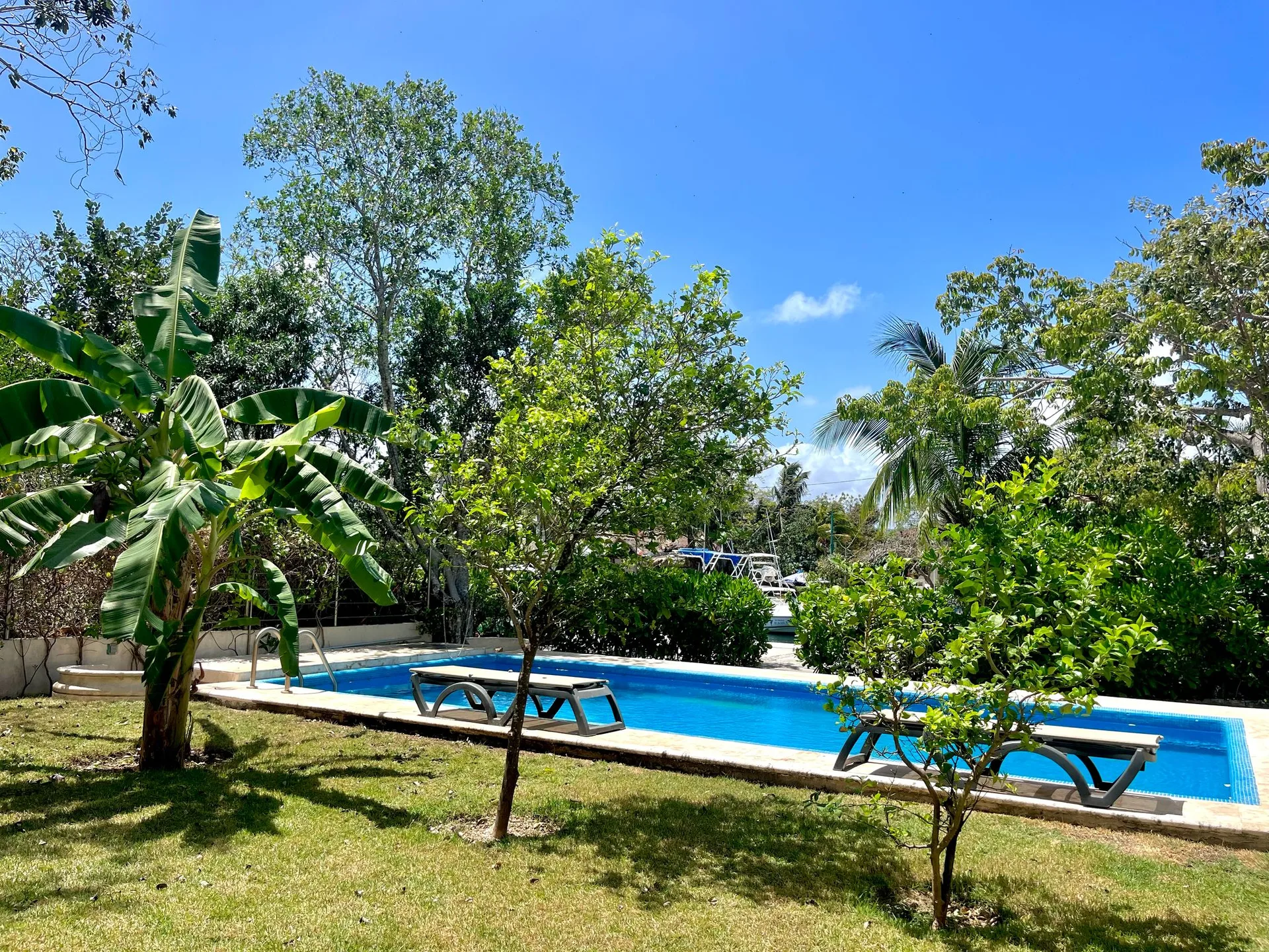 Wave complex - Spacious 2 bedrooms condo Marina front photo 3