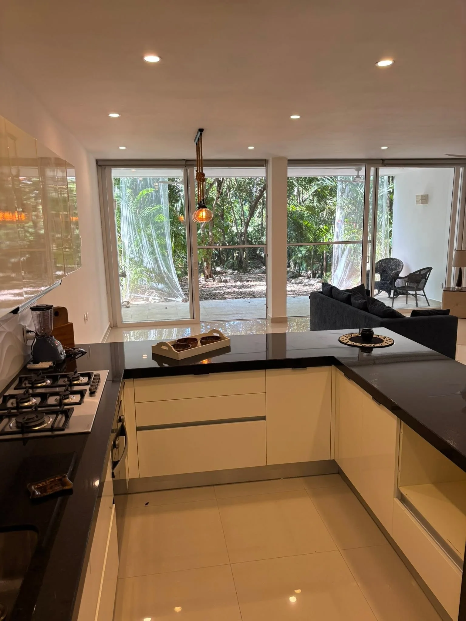 Spacious 3 Bedroom Villa with Private Garage photo 5