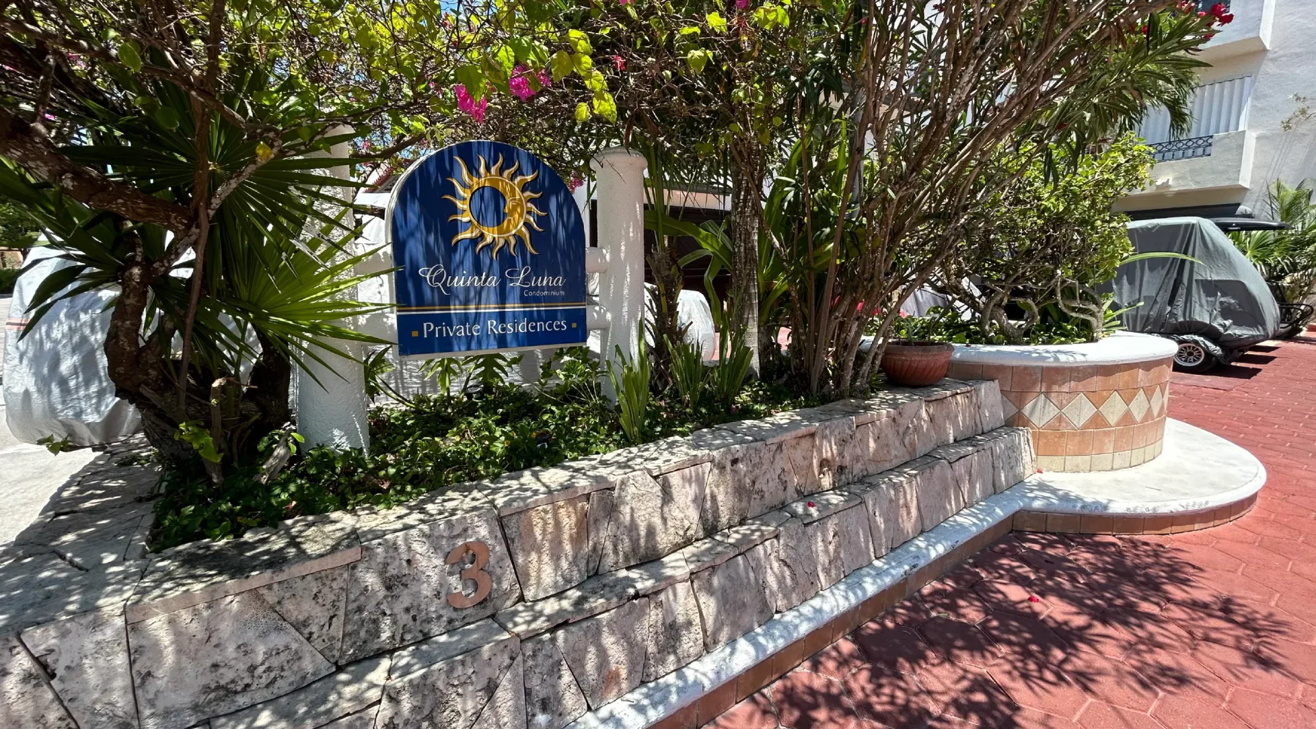 Beachfront Ground-Floor Residence with Private Beach Access photo 2