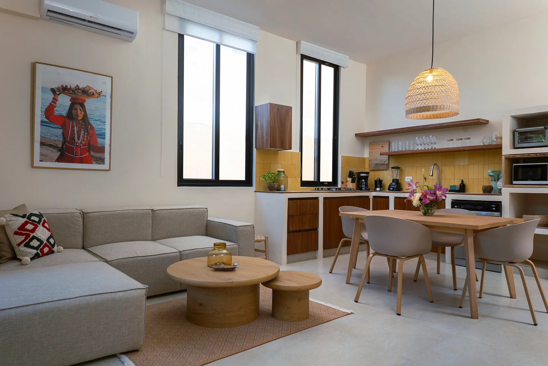 Chic 2 Bedroom Apartment Overlooking Golf Course photo 5
