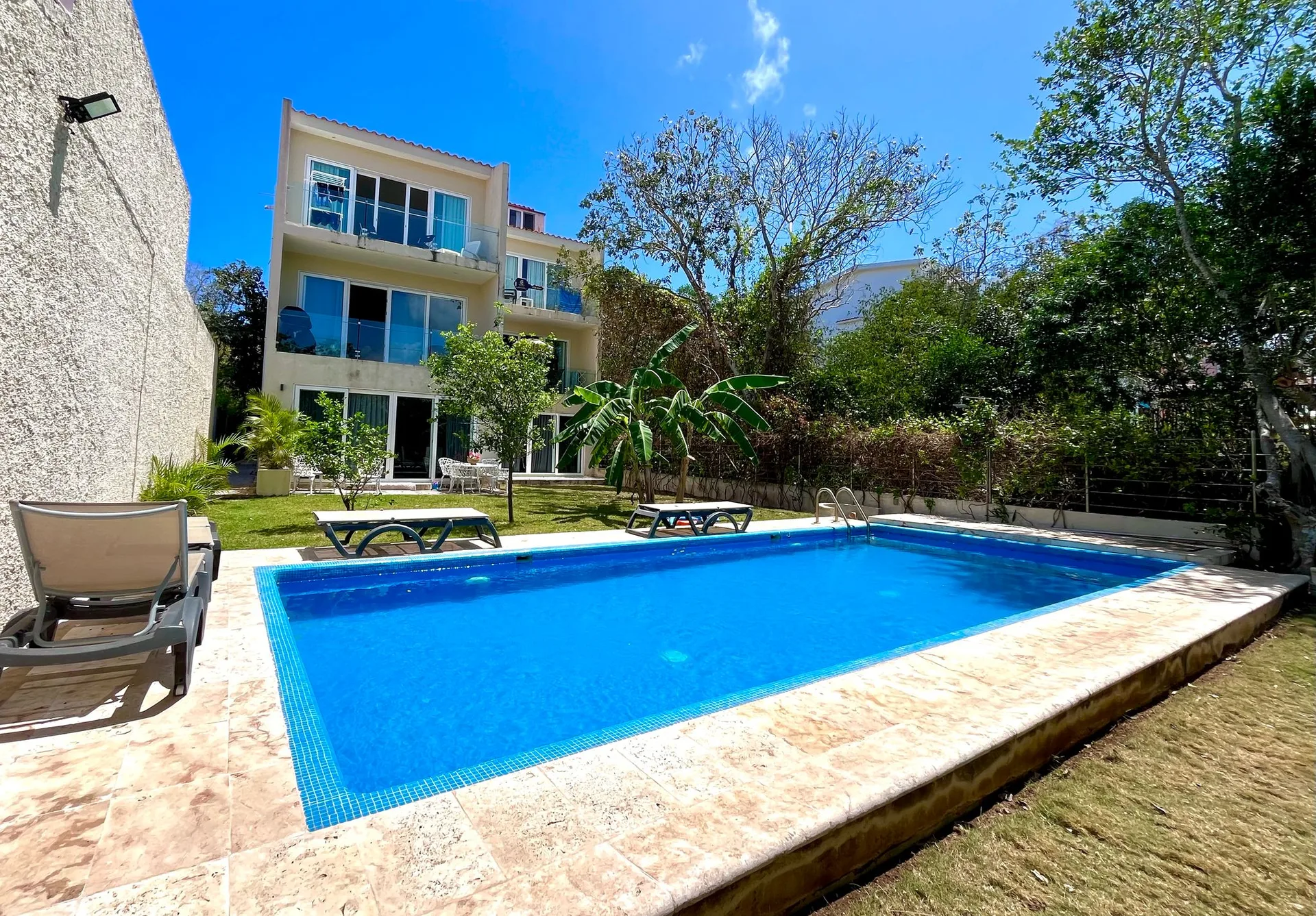 Wave complex - Spacious 2 bedrooms condo Marina front photo 5