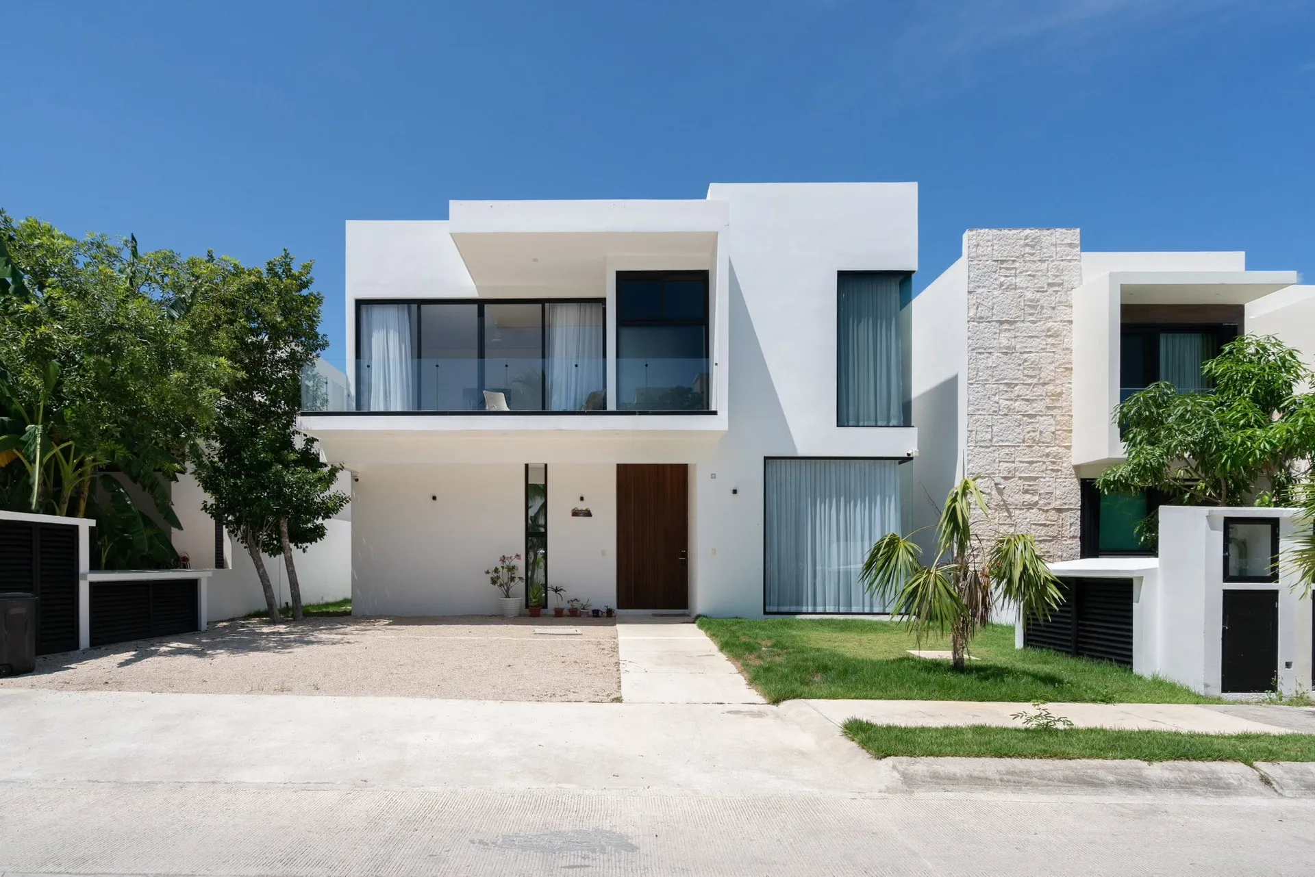 Modern Luxury Glass Home in Phase 4 photo 1