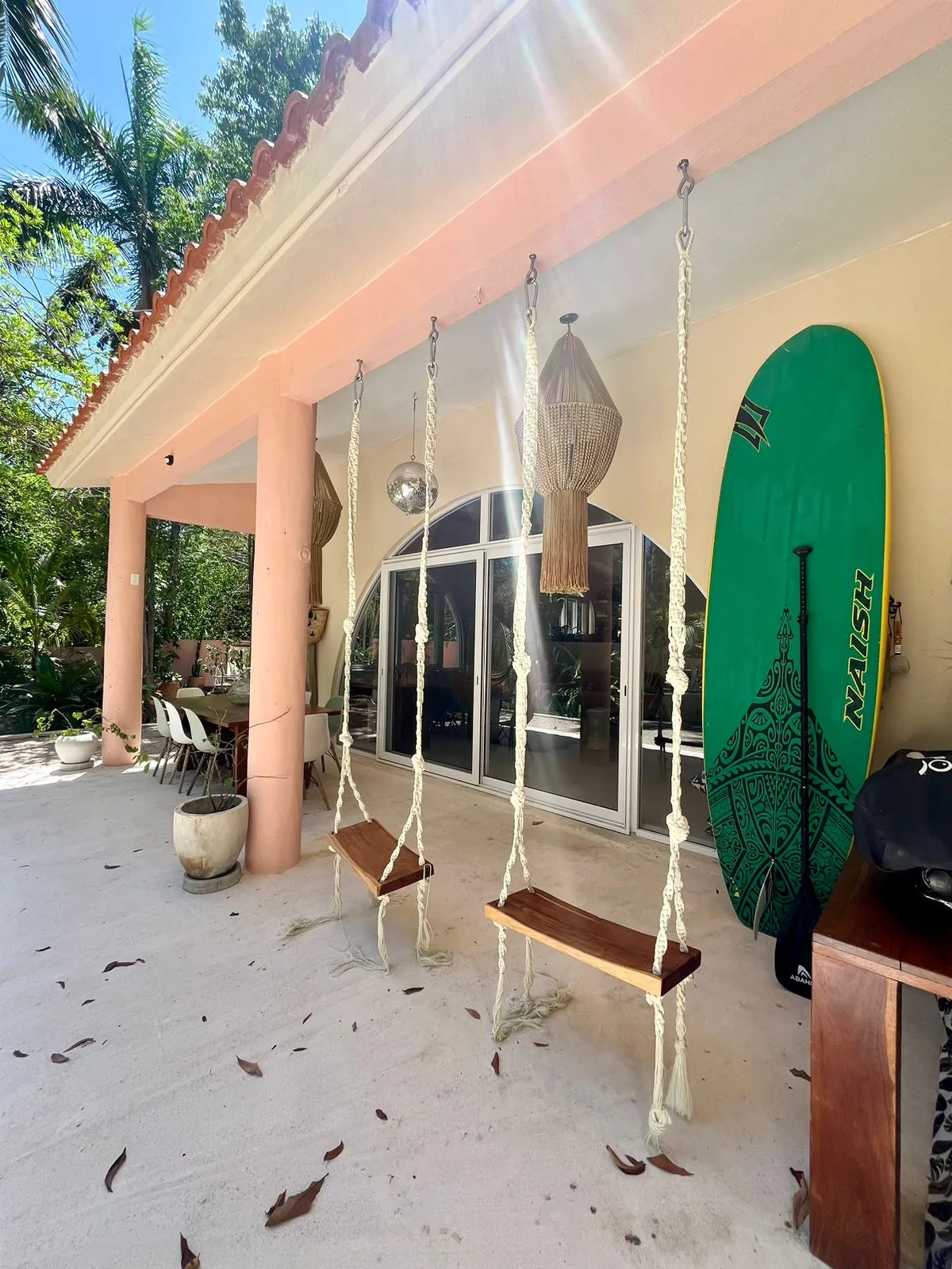 Tropical "Boho Chic" Home photo 3