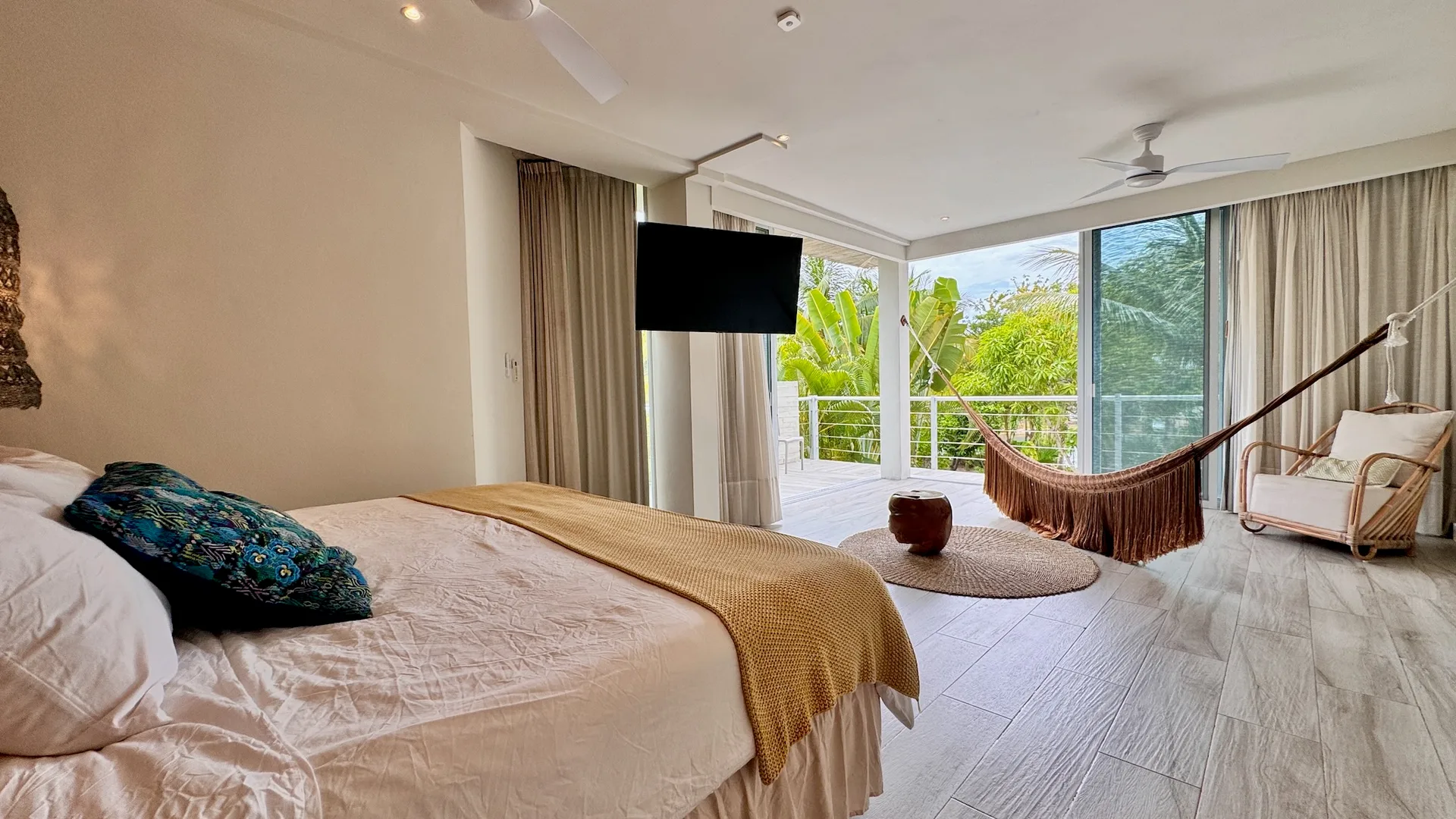 Casa Rapha Casita: 2-Bedroom Marina-Front Home with Private Dock photo 5