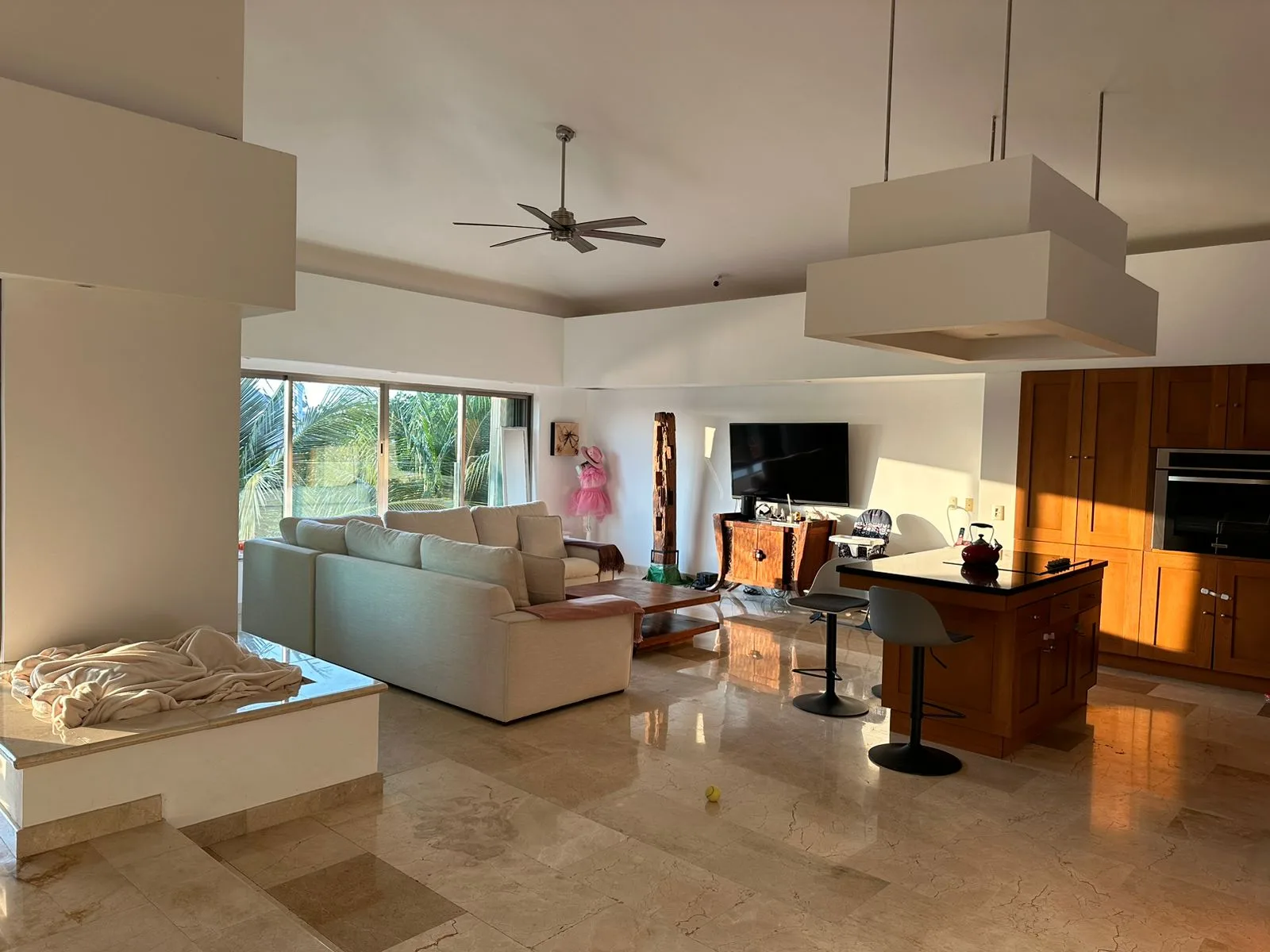 Marina and Ocean front 3 Bedroom Pent House fos sale photo 3