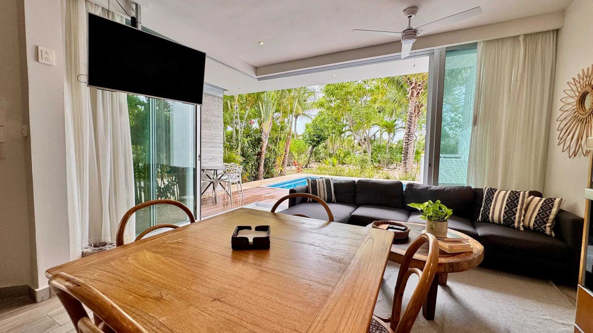 Casa Rapha Casita: 2-Bedroom Marina-Front Home with Private Dock photo 2