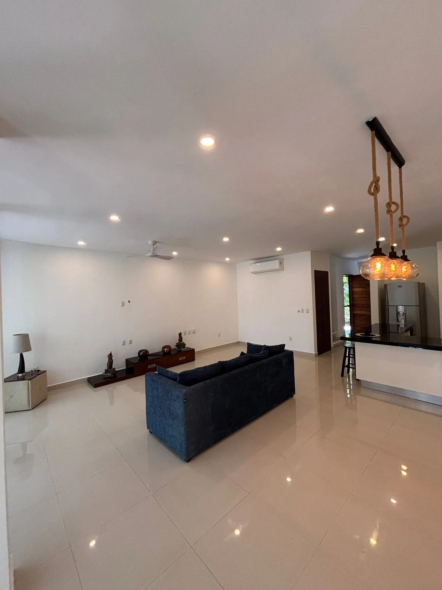 Spacious 3 Bedroom Villa with Private Garage photo 4