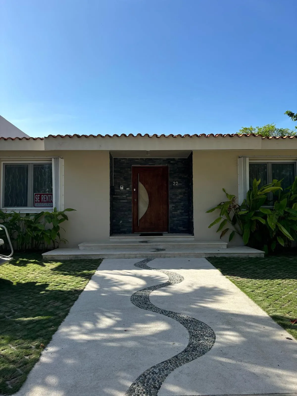 2 Bedroom House with Private Patio and Access to Pool photo 1