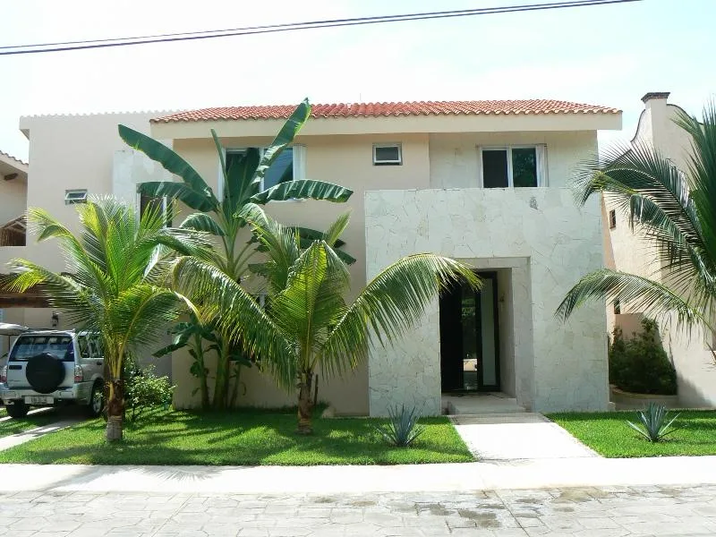 Golf Course Home with Private Pool Near the Beach photo 5