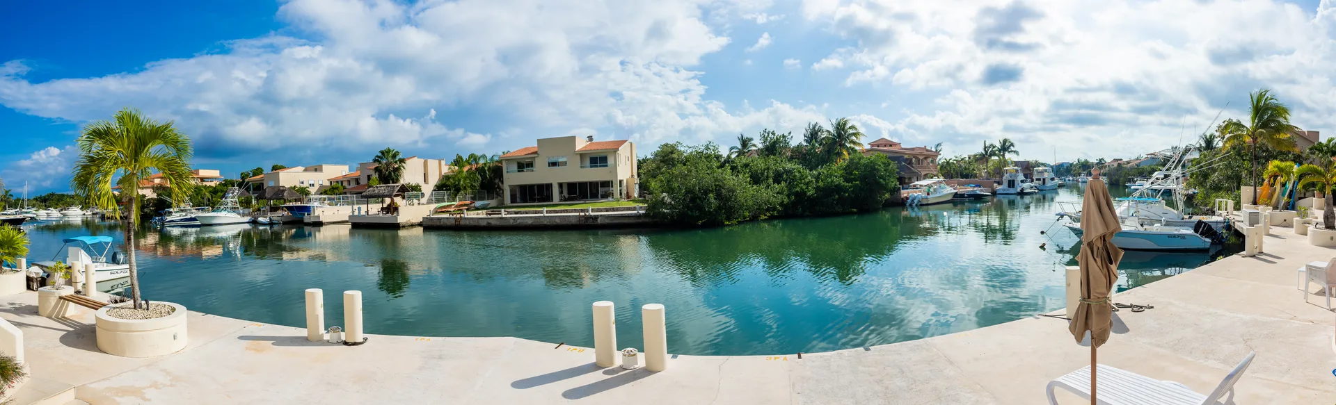 Gorgeous 2 BD - PH on a Canal w/ Large Private Rooftop Deck. photo 2