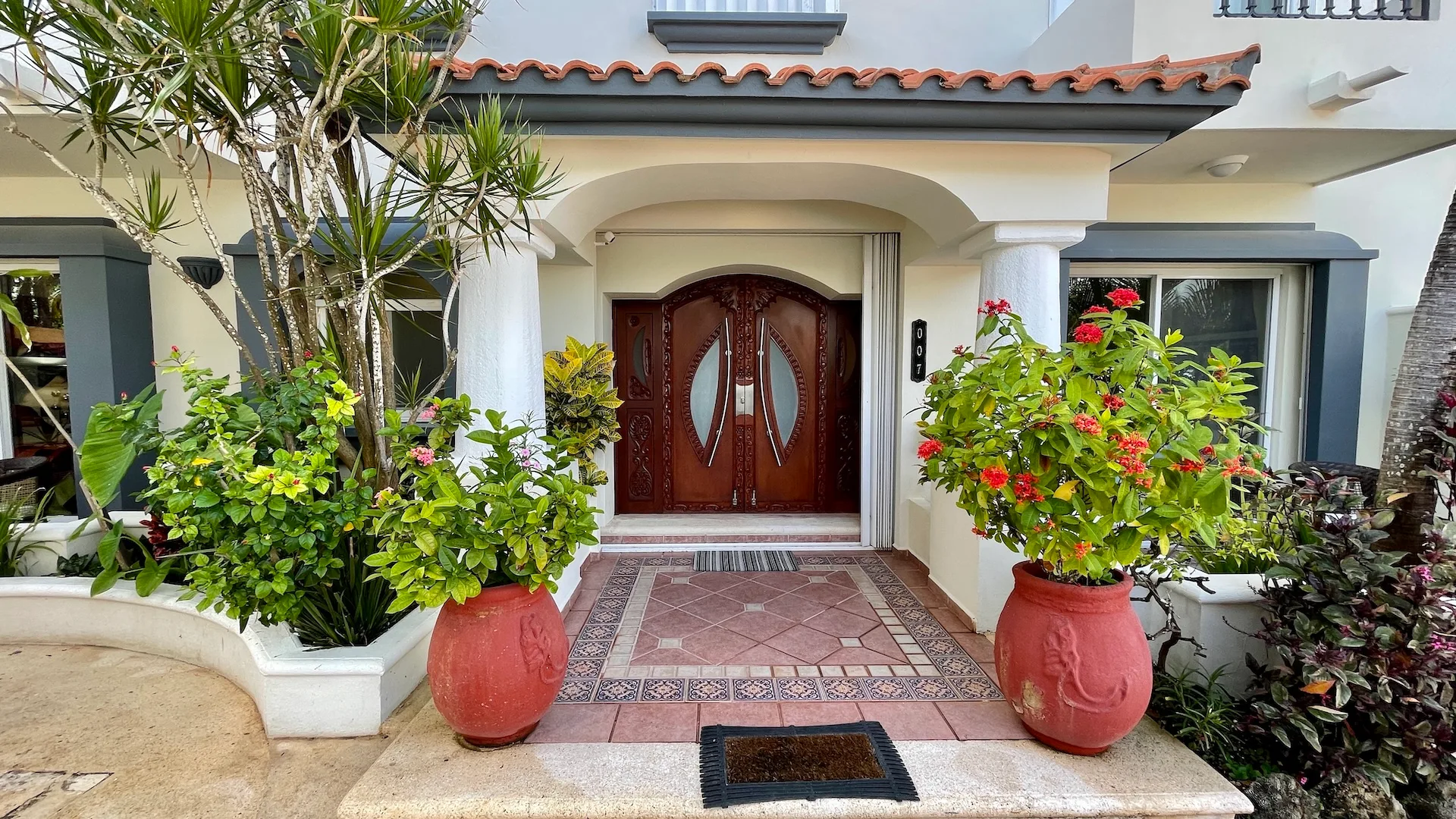 Quinta Luna 007: A License to Live Oceanfront in Puerto Aventuras photo 3