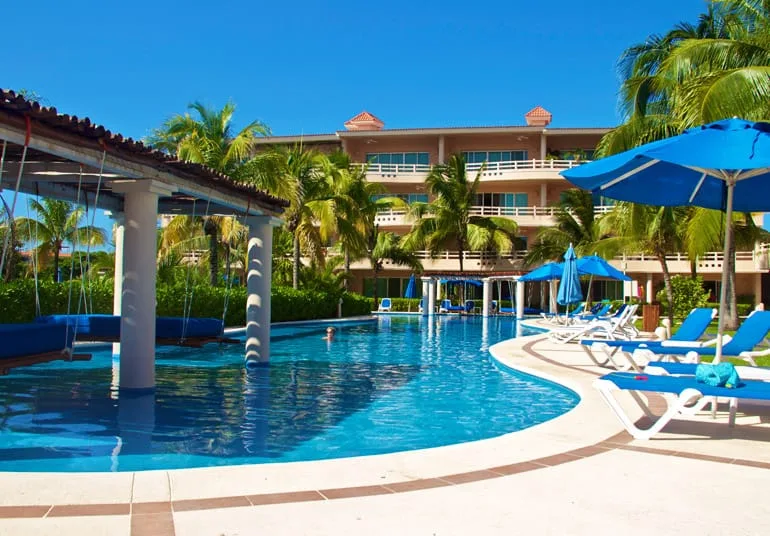 2 Bedroom Apartment with Ocean & Canal Views - Portofino photo 1