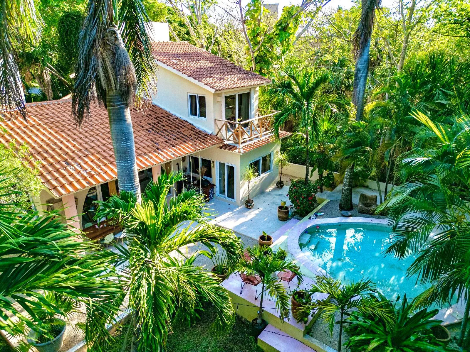 Tropical "Boho Chic" Home photo 2
