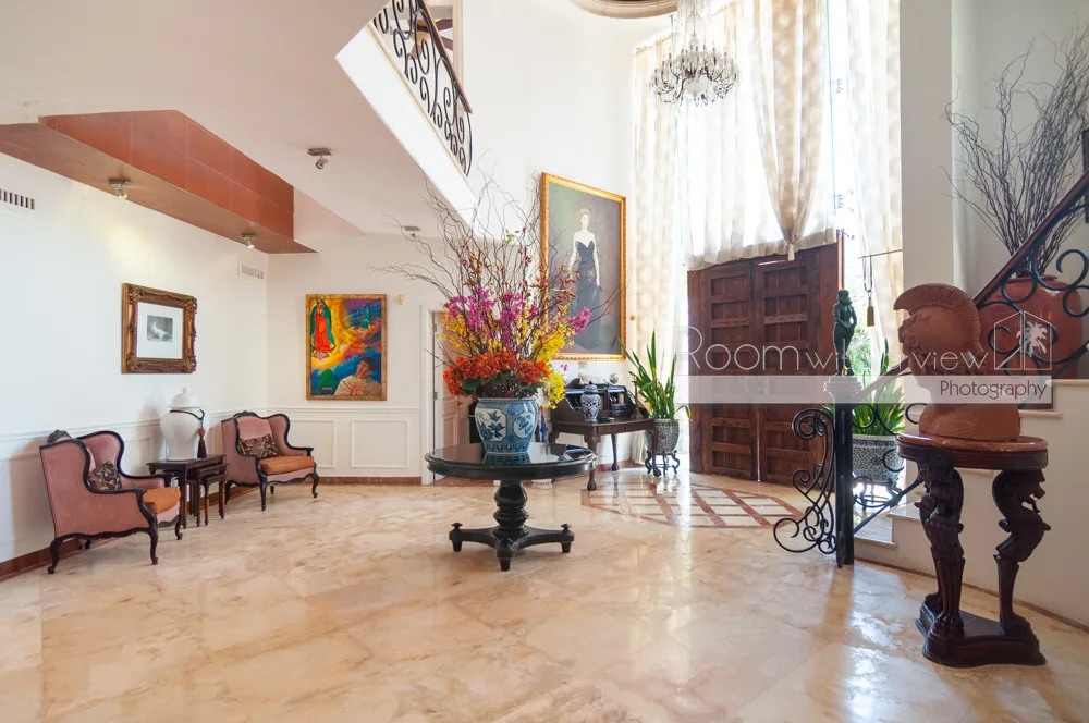Villa Santiago – Three Levels of Sophistication & Spacious Living photo 4