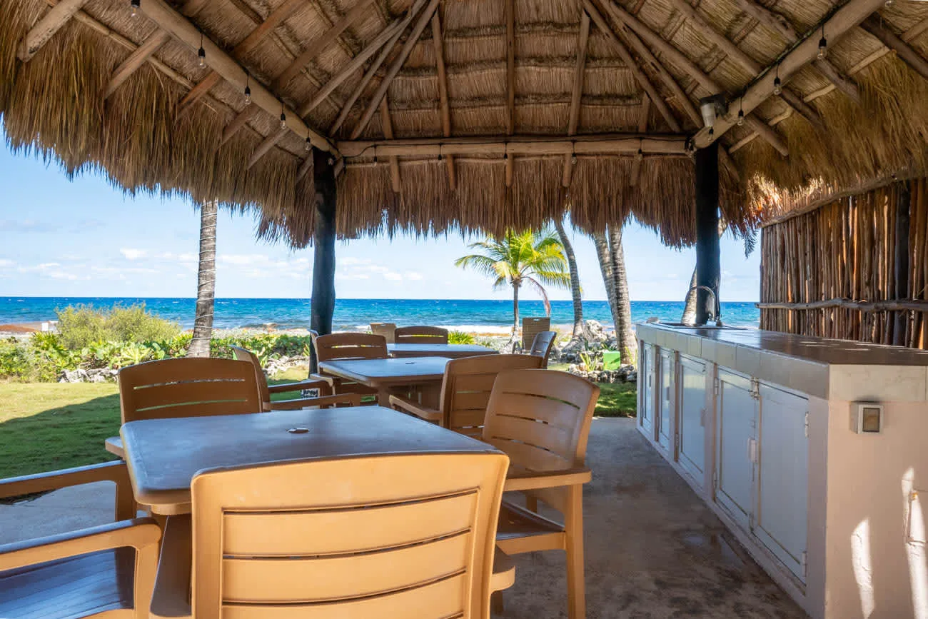 2-Bedroom Oceanview Condo with Private Balcony & Pool photo 3