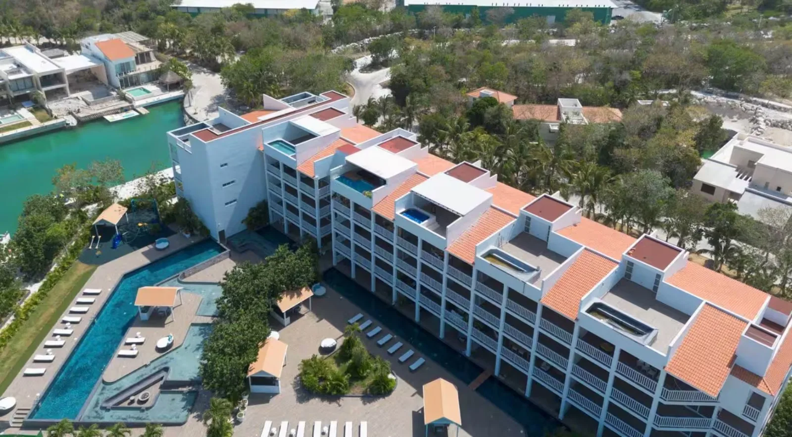 Canal front Penthouse with 50ft boat slip photo 4