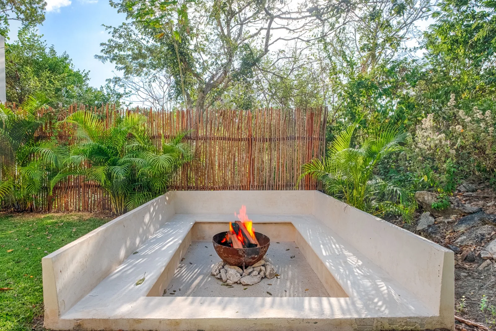Turnkey 2BR with Direct Pool Access photo 4