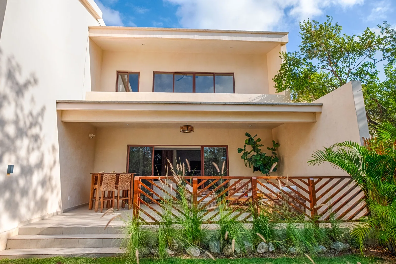 Turnkey 2BR with Direct Pool Access photo 5