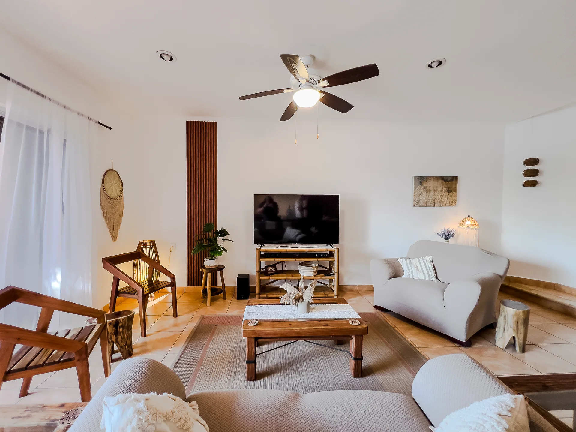 Canal front apartment in one of the best areas photo 1