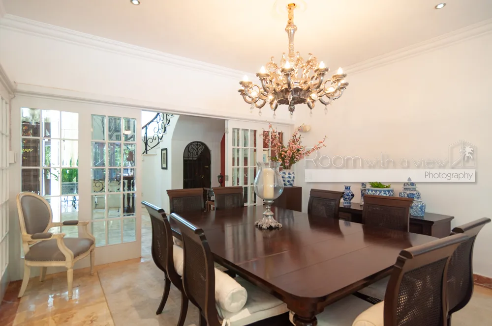 Villa Santiago – Three Levels of Sophistication & Spacious Living photo 3