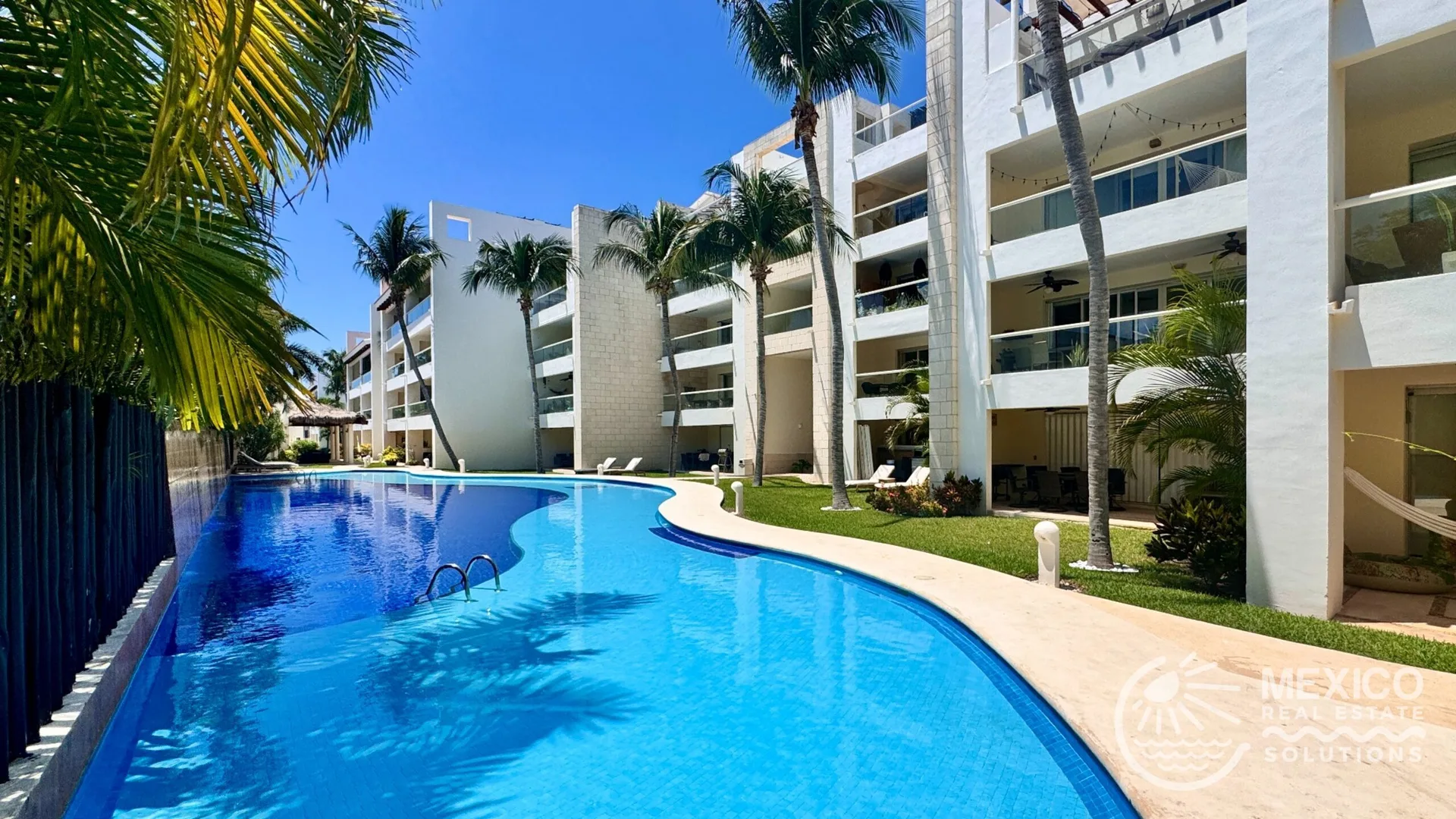 Turnkey 2-Bedroom Condo with Huge Terrace in Puerto Aventuras photo 1